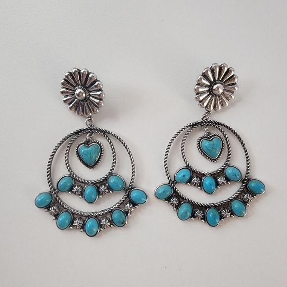 NWT Bohemian Antique Silver Heart Turquoise Stone Dangle Earrings - Picture 2 of 7